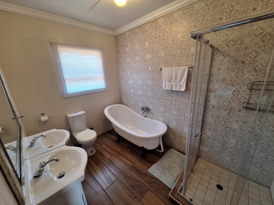 12 Bedroom Property for Sale in Pellissier Free State